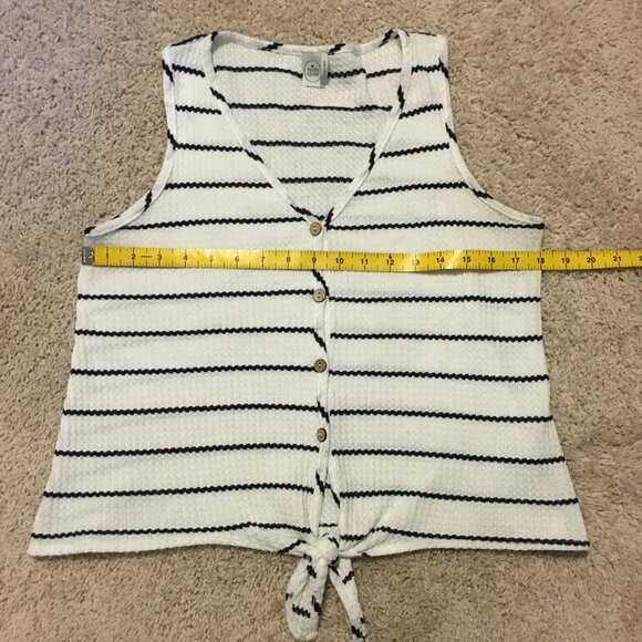 Tie Hem Wooden Button Down Tank Top - Picture 13 of 15